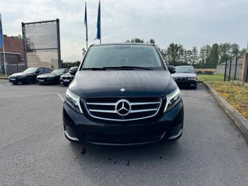 Mercedes V 220 - 3