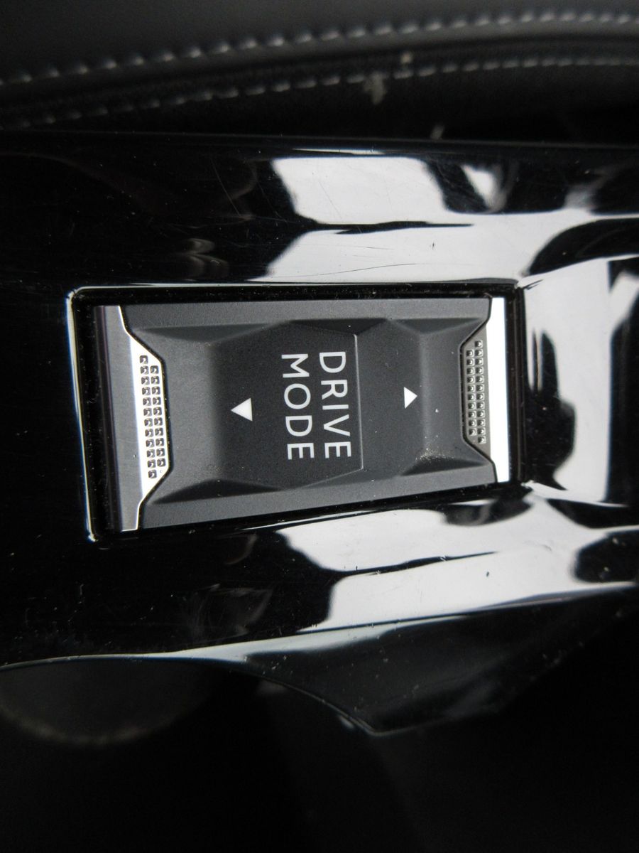 Fahrzeugabbildung Peugeot 208 GT Pack LED/NAVI/SHZ/PANO/HEADUP/PDC/17"