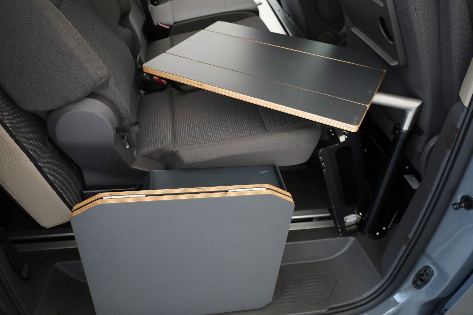 Fahrzeugabbildung Volkswagen T7 Multivan lang Space- Camper/Lounge/Slide,WR
