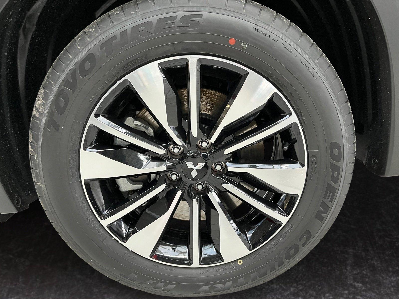 Mitsubishi Outlander Basis 2.4 PHEV Scheinwerfer LED