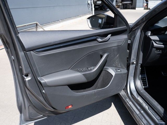 Octavia Combi 2.0 TDI Sportline DSG 360°+HUD+MAT