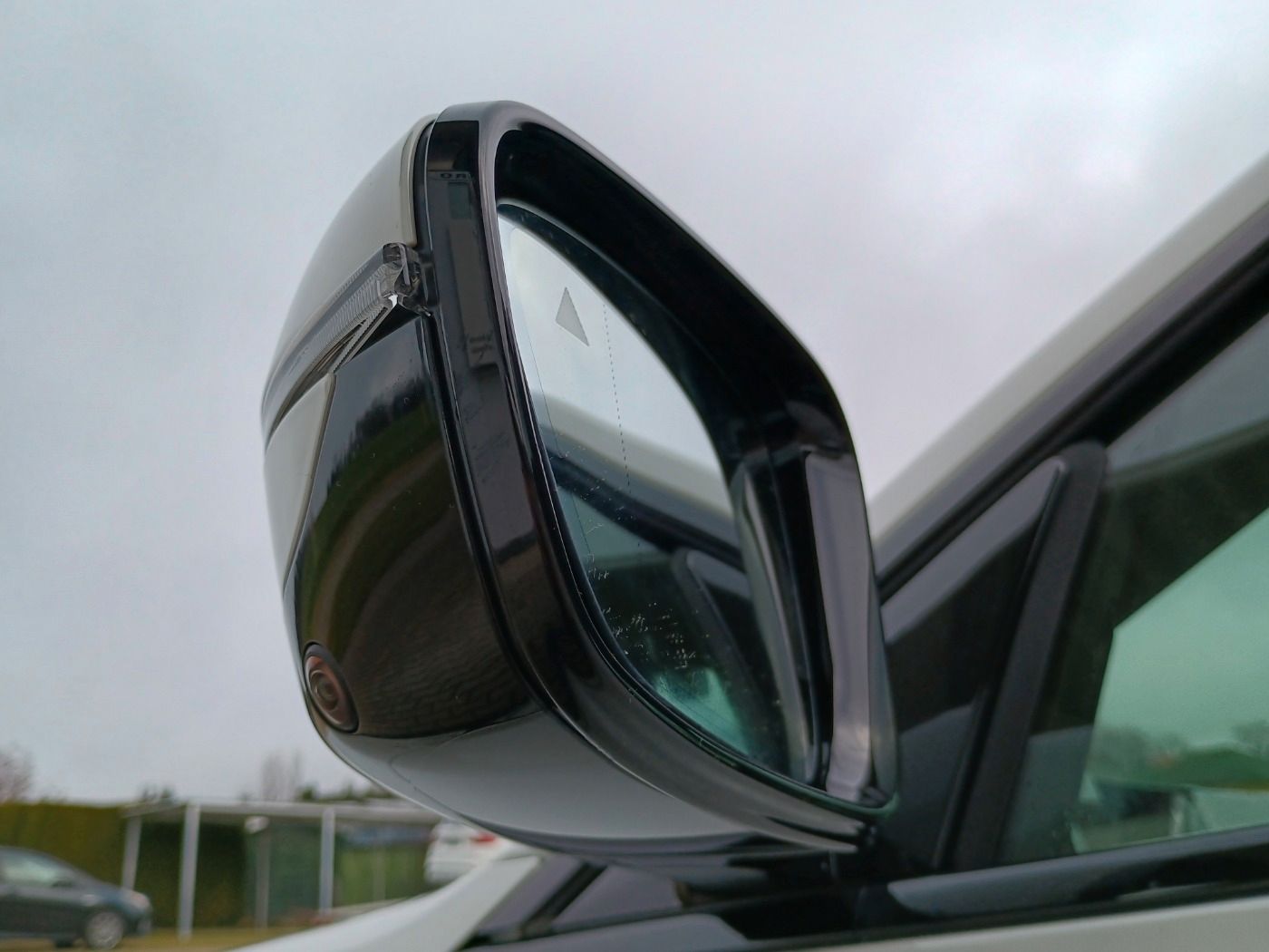 Fahrzeugabbildung BMW i4 eDrive35 Gran Coupé M-Sport HUD/AdaLED/ACC