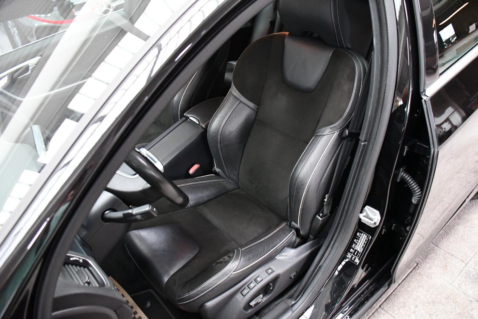 Volvo V60 D4 R-Design Aut. Kamera Leder Navi Ahk 82tkm
