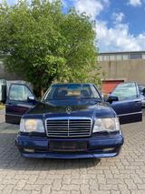Mercedes-Benz MERCEDES W124 E420 AMG Paket - Mercedes-Benz E 420 mit Benzin-Antrieb