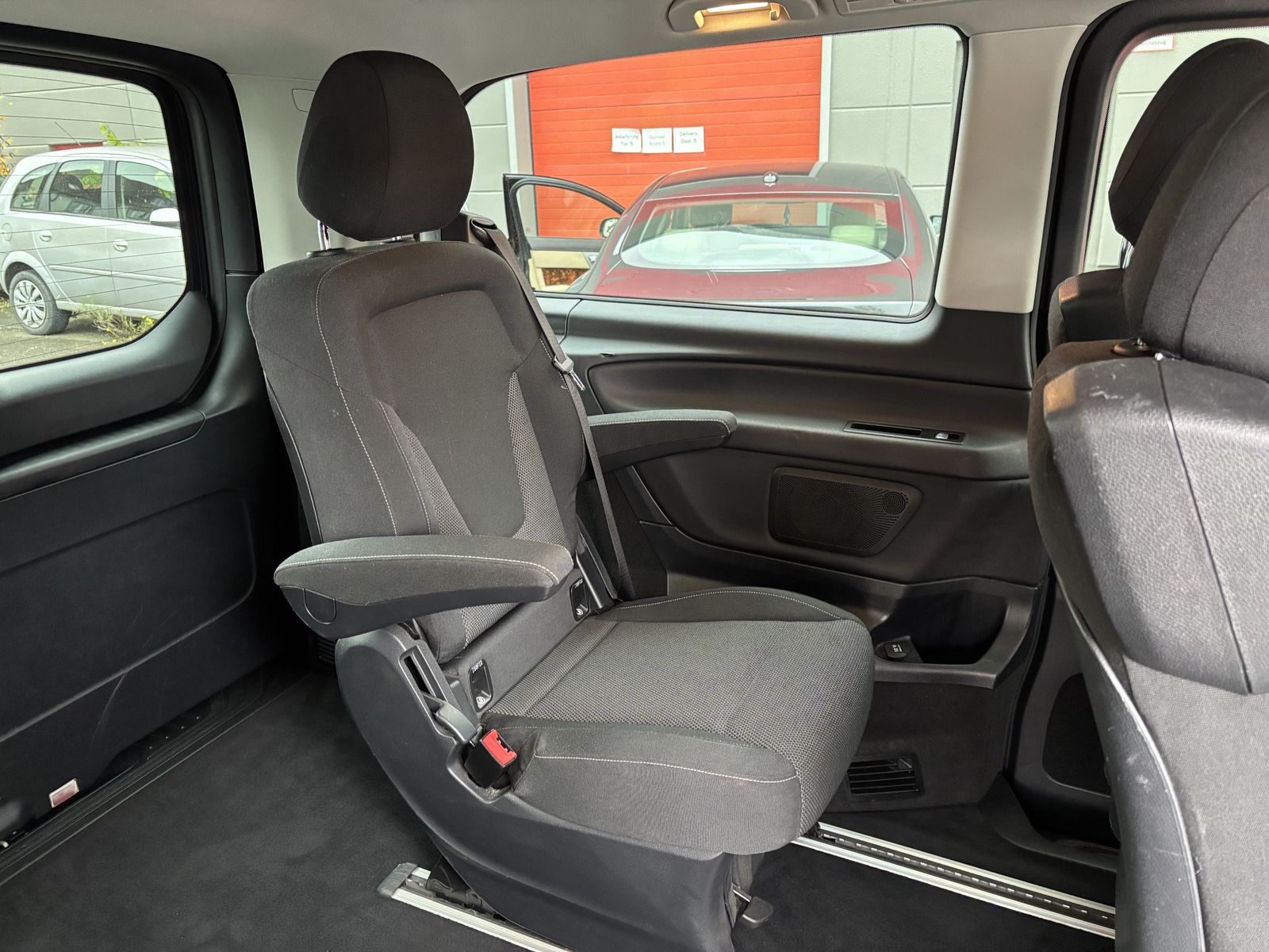 Fahrzeugabbildung Mercedes-Benz V 250 d EDITION lang-NAV-LED-KAMERA-EL.HECK-