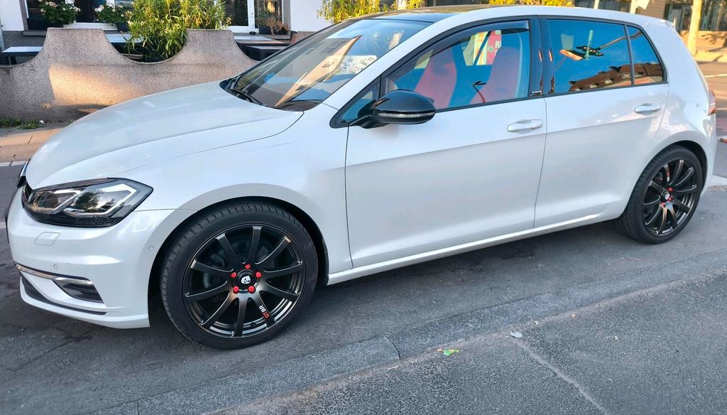 Image of Volkswagen Golf