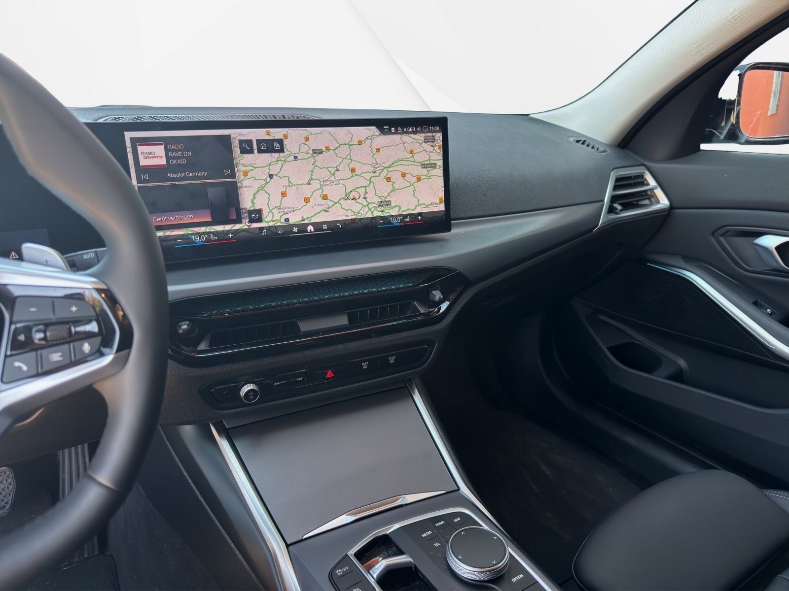 BMW 318 i Touring *Kamera *LEDER *Sport *DriveAssist foto 11