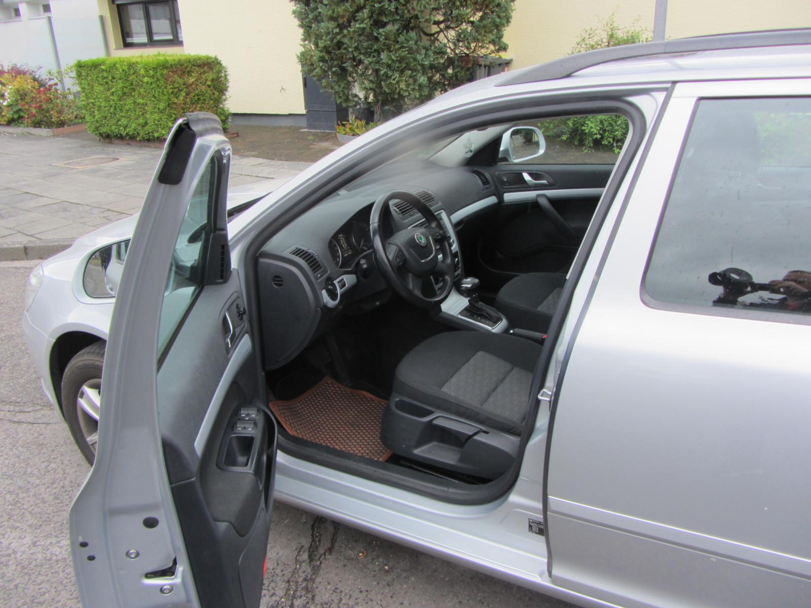 Skoda Octavia 2011 — photo 7