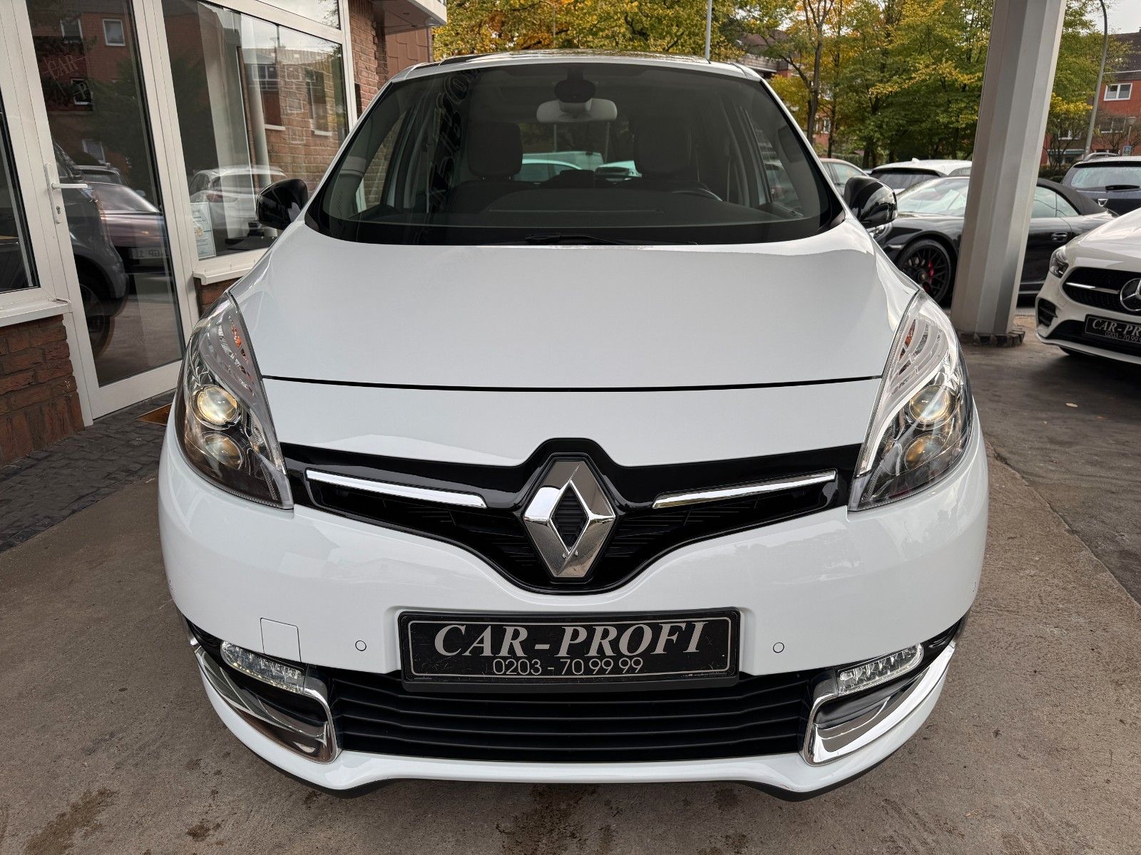 Fahrzeugabbildung Renault Scenic III BOSE Edition Autom. Navi/Panorama