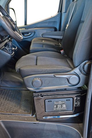 Fahrzeugabbildung Mercedes-Benz Sprinter 314 CDI MR Mixto 6-Sitzer Klima MBUX