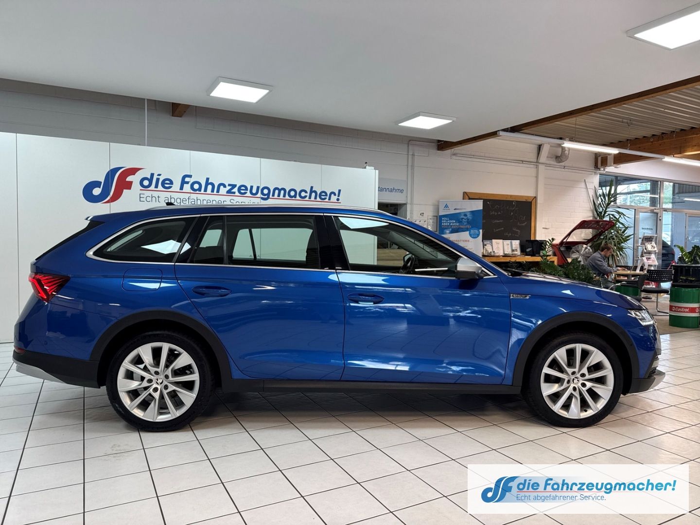 Fahrzeugabbildung SKODA Octavia Combi Scout 1.5 TSI ACT e-TEC EU6d HUD A