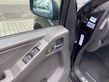 Fahrzeugabbildung Nissan Navara 2.5 dCi DoubleCab 4X4*Klima*AHK*