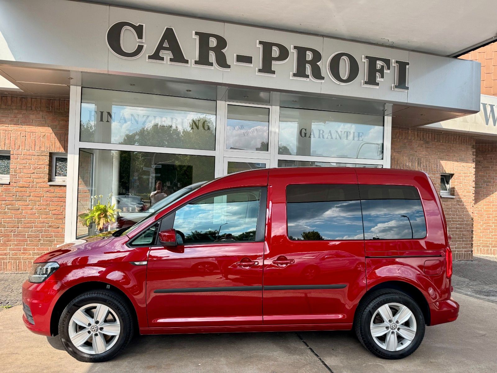 Fahrzeugabbildung Volkswagen Caddy Navi/Bluetooth/PDC/Klimaaut./Alufelgen