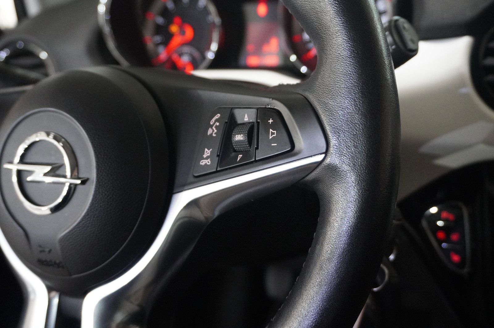 Fahrzeugabbildung Opel Adam 1.4 JAM NAVI/SHZ/PDC/KLIMA/LHZ/TEMP.