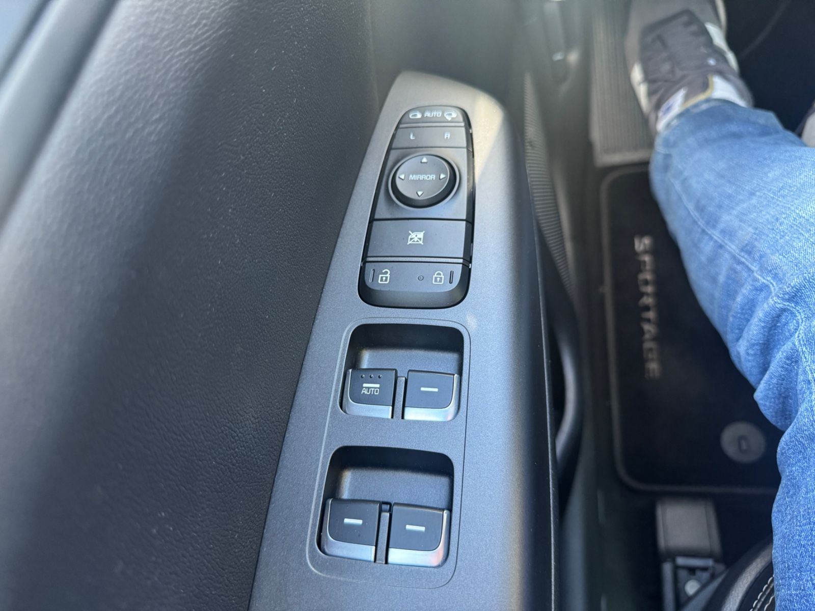 Fahrzeugabbildung Kia Sportage 1.6 CRDi Black Edition Panorama+LED+JBL
