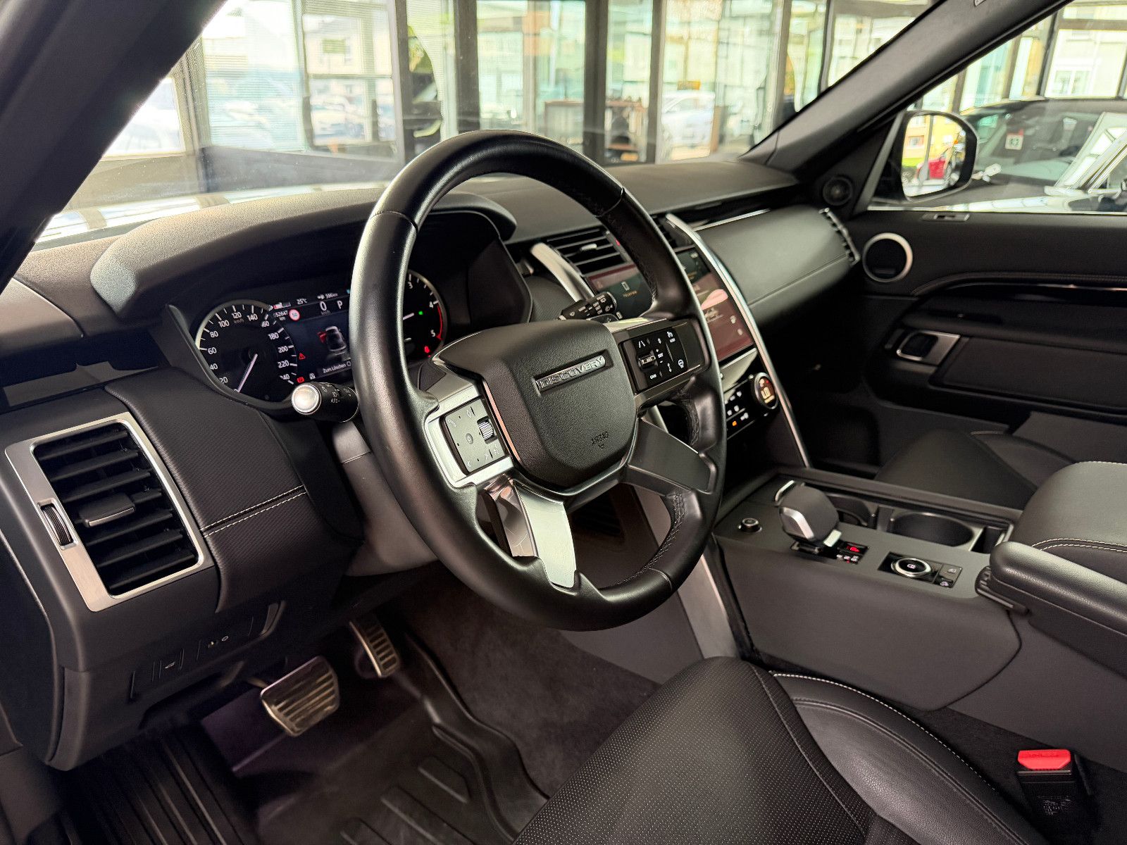 Fahrzeugabbildung Land Rover Discovery 5 R-Dynamic /PANO/MERIDIAN/360°KAM/MEM