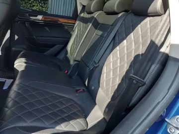 Volkswagen Touareg - 7