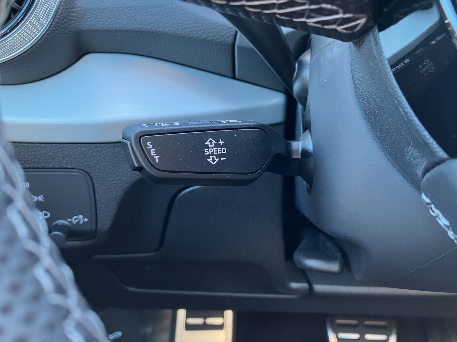 Fahrzeugabbildung Audi Q2 35 TFSI advanced S-tronic Matrix AHK AVC GRA