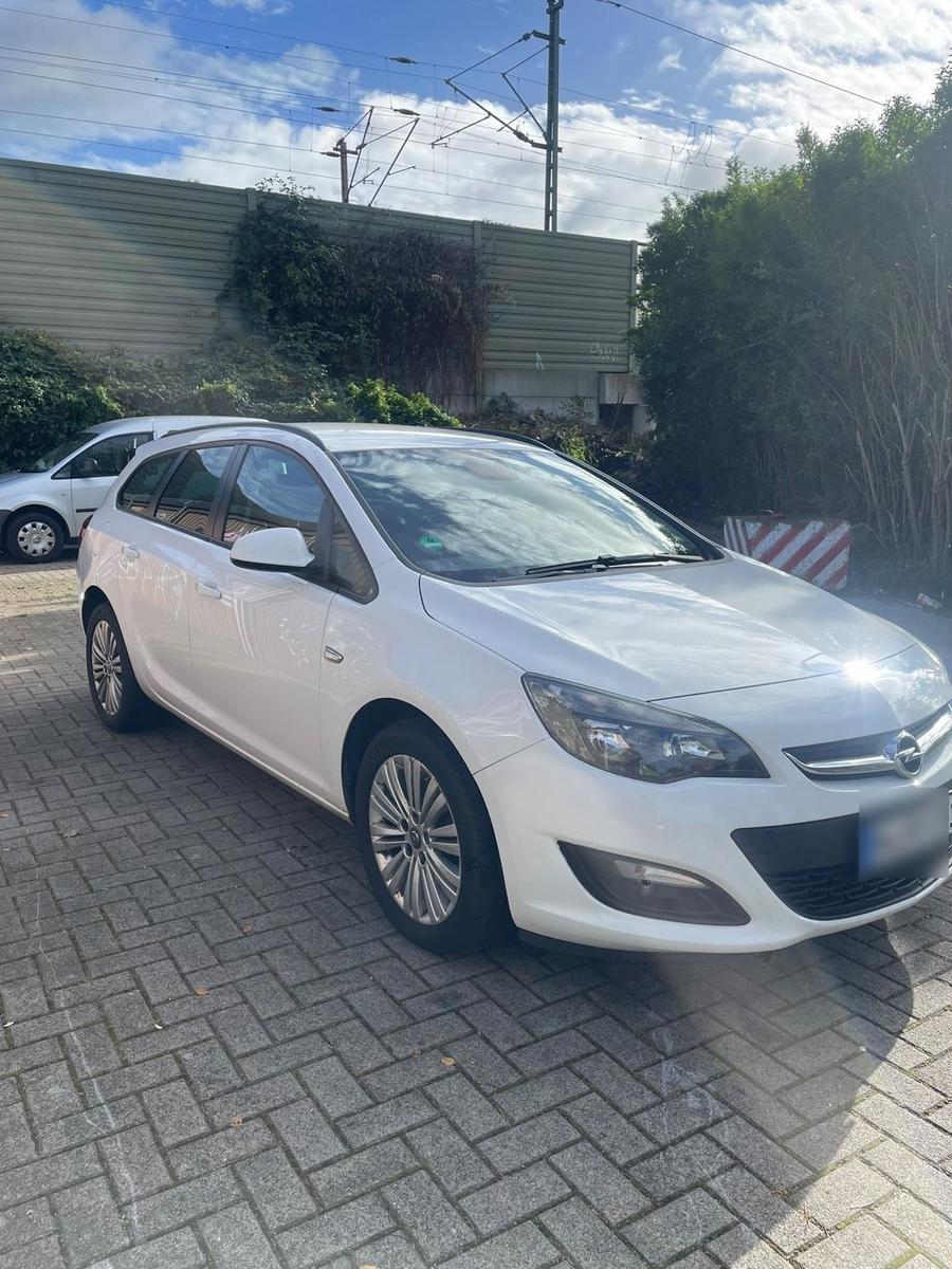 Opel Astra 2015 — engine 110 HP (81kW)