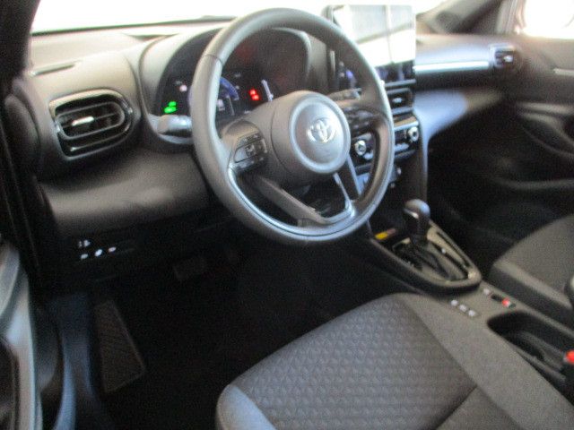 Fahrzeugabbildung Toyota Yaris Cross Hybrid FWD Teamplayer