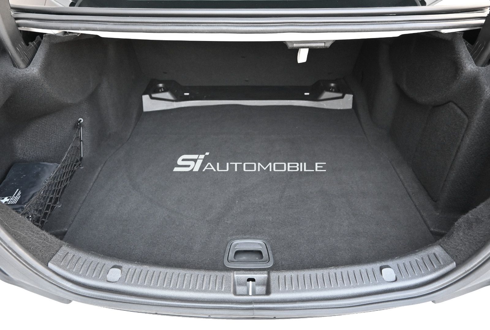 Fahrzeugabbildung Mercedes-Benz E 220 d 4MATIC Exclusive °AHK°PANO°STANDHEIZUNG°