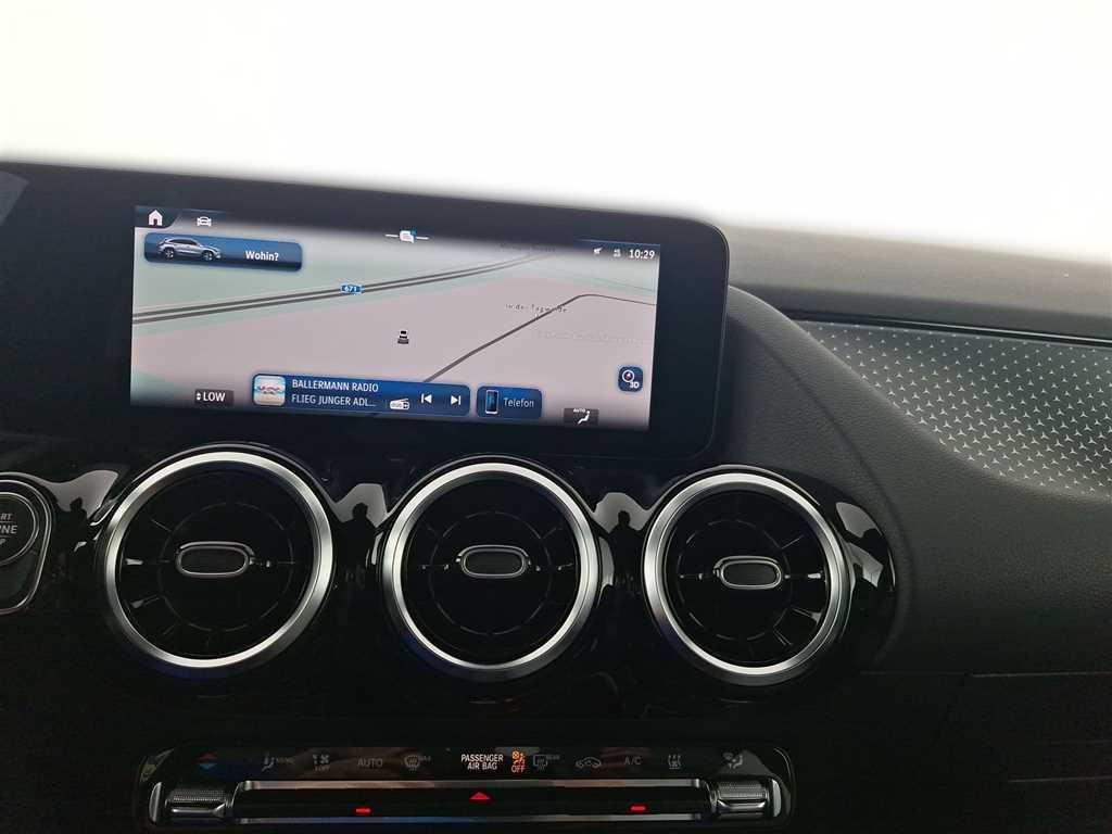 Mercedes-Benz GLA 180 Prgressive Line Advanced DCT Standhz foto 11