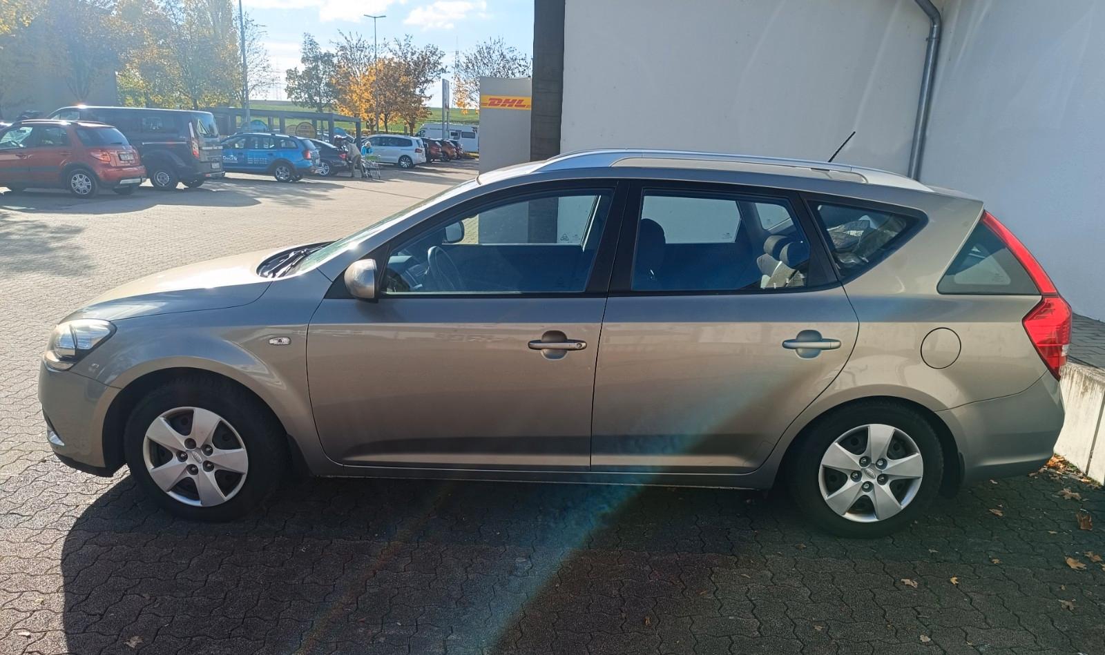 Kia cee'd 2012 — engine 1.591 cm³, 125 HP (92kW)