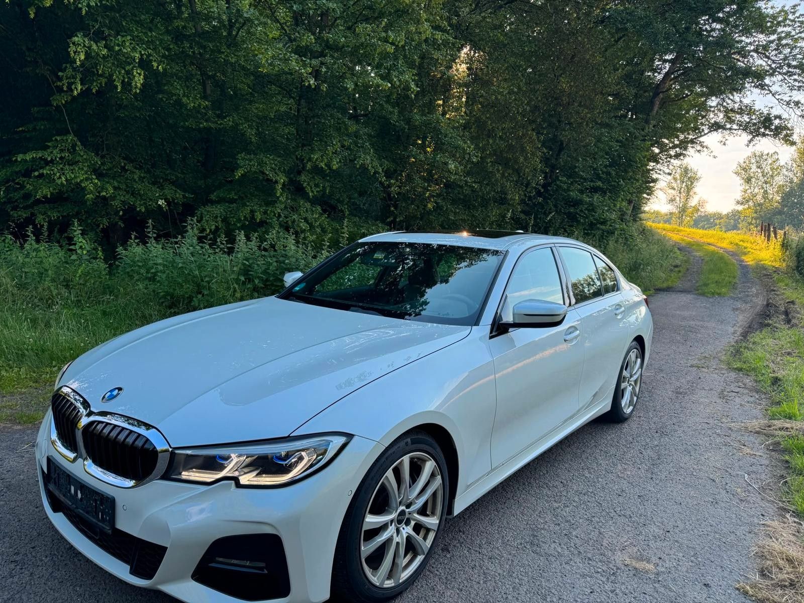 BMW 330 d M Sport Head-Up  Vollausstattung Innovatio