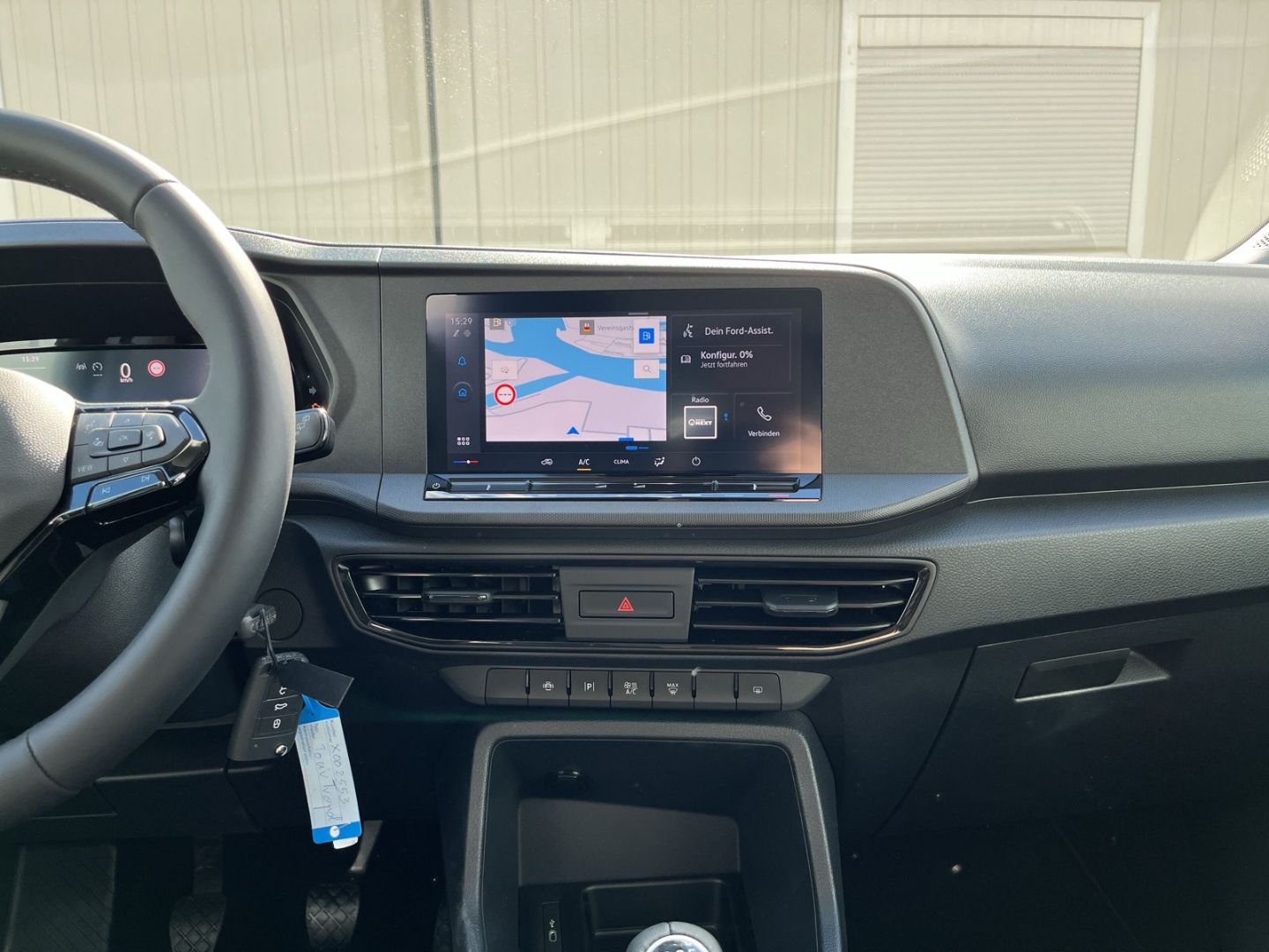 Fahrzeugabbildung Ford Tourneo Connect Trend AHK-abnehmbar Digitales Co