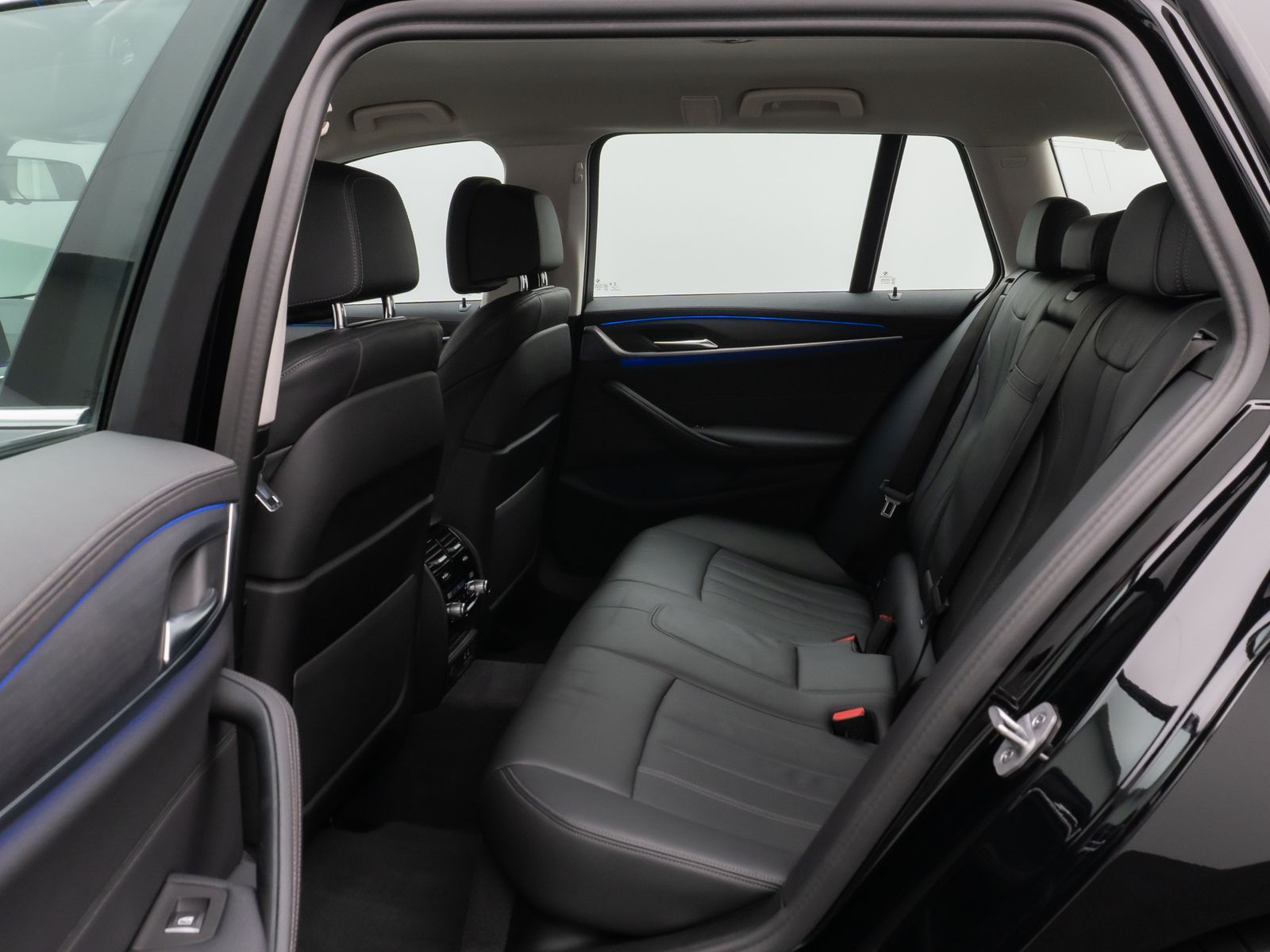 Fahrzeugabbildung BMW 520d Luxury Line Kamera DAB AHK Fernlichtassist