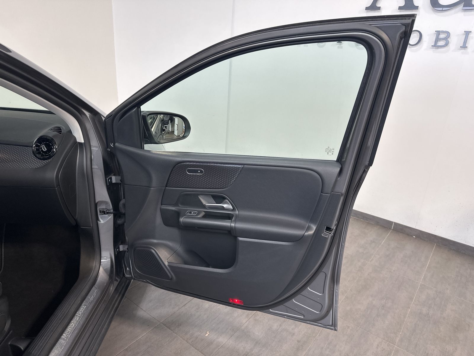 Fahrzeugabbildung Mercedes-Benz B 220d NAV+LEDER+KEYLESS+KAM+WIDESCREEN