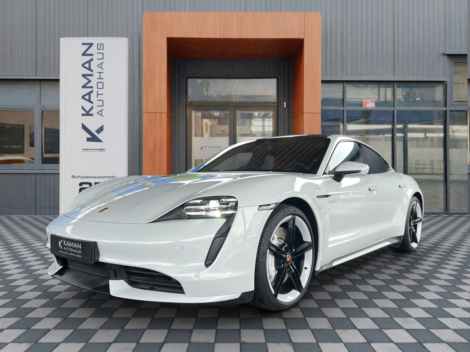 PORSCHE Taycan Turbo Sitzbelüftung 21"Mssion E