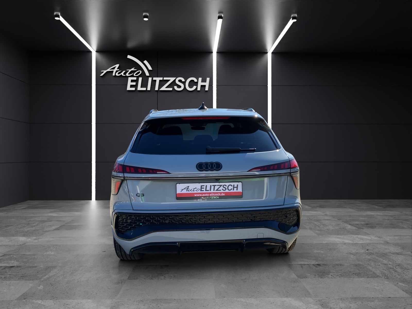 Fahrzeugabbildung Audi Q3 TFSI S tronic MATRIX S line AREA VIEW