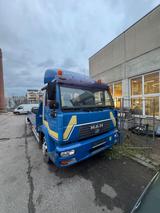 MAN LE 8.220 Abschleppwagen mit Hubbrille - MAN Le 220