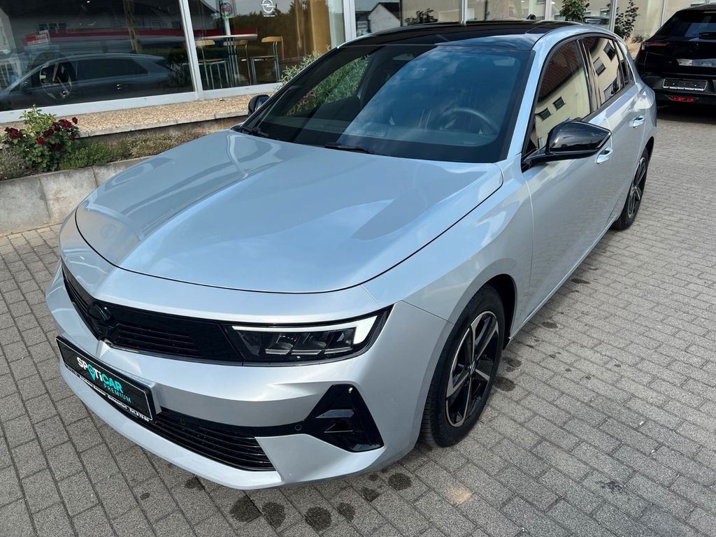 Opel Astra — hlavná fotografia