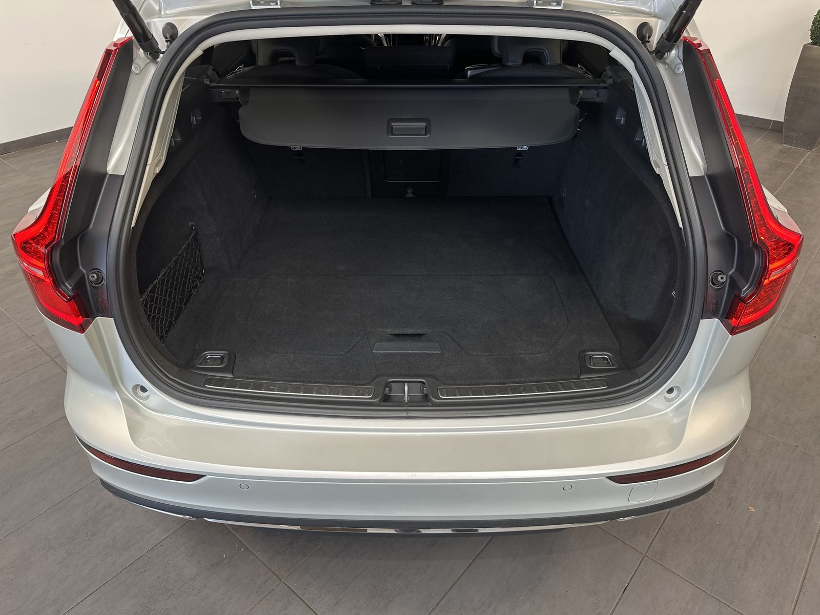Fahrzeugabbildung Volvo V60 Inscription Plug-In Hybrid AWD NAV+LED+KAM