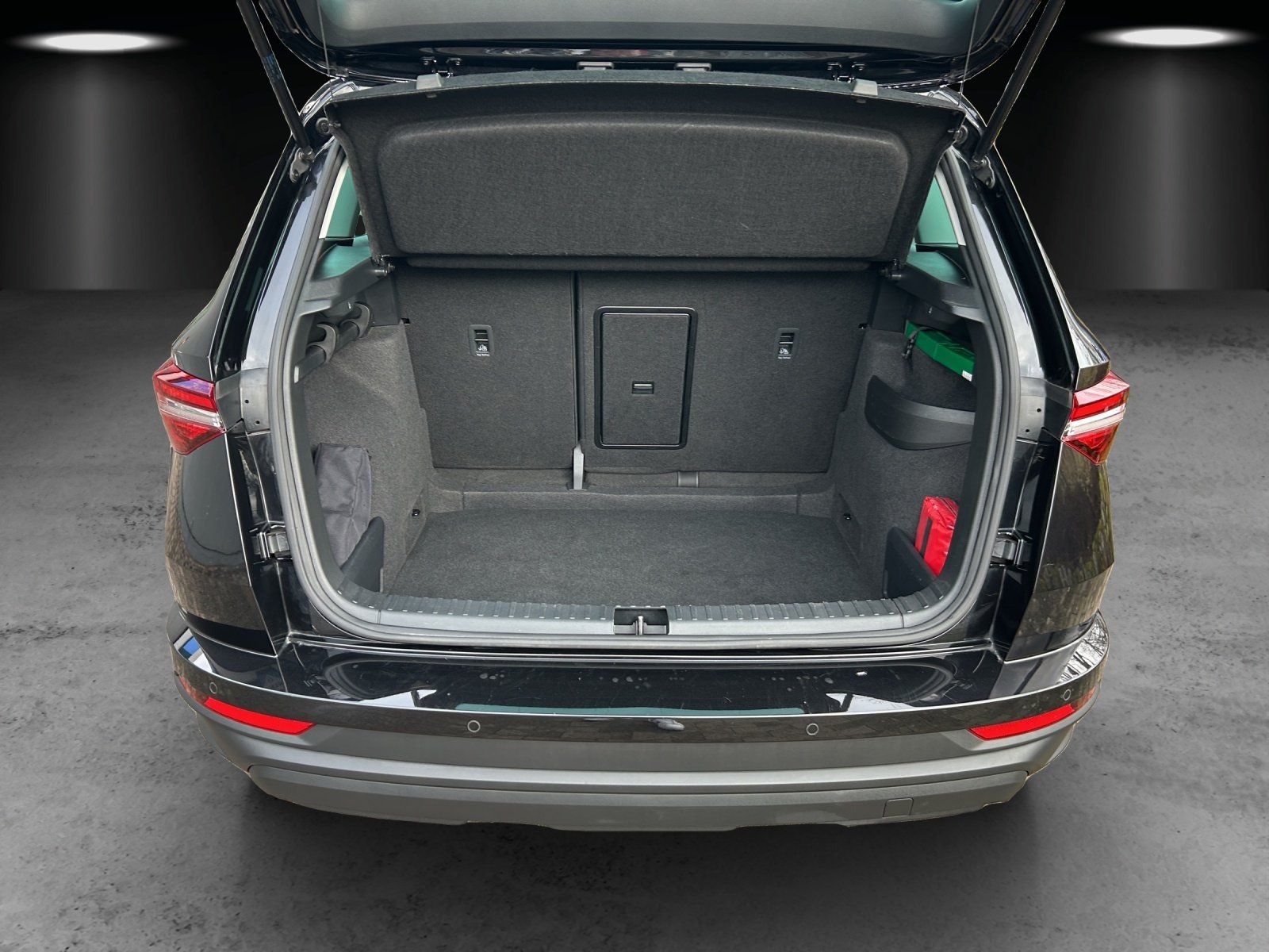 Fahrzeugabbildung SKODA Karoq Tour 2.0 TDI 4x4 DSG/LED/ACC/AHK/KAMERA
