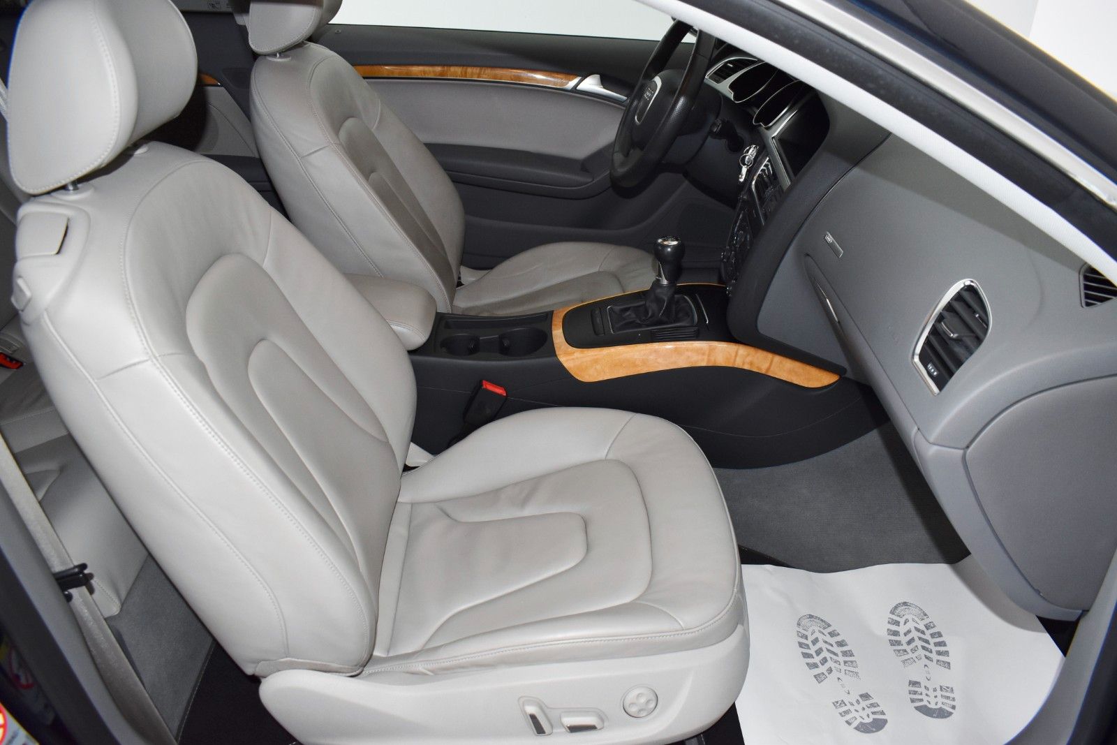 Fahrzeugabbildung Audi A5 2.0 TFSI Coupe Leder,Xenon,SH,PDC,SR 19"+WR