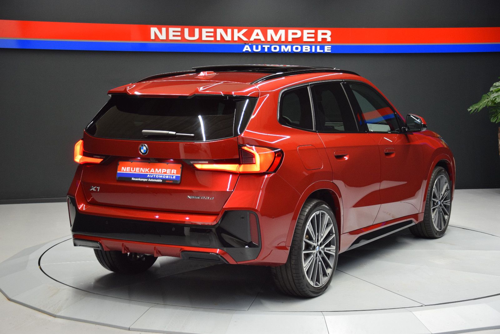 Fahrzeugabbildung BMW X1 xDrive 23 d M Sport Pano HuD ACC H&k AHK 360°