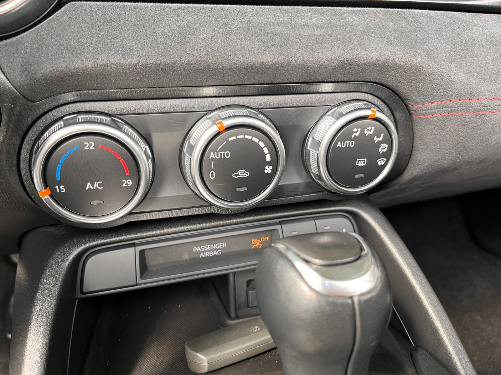 Fahrzeugabbildung Abarth 124 Spider NAVI KLIMA LED LEDER ALU BOSE
