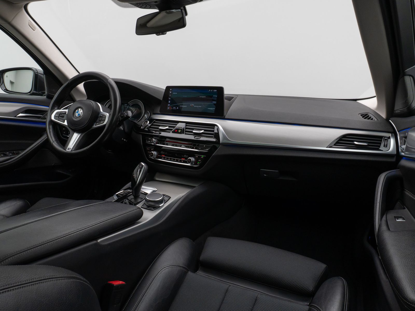 Fahrzeugabbildung BMW 530d xD SportLine Kamera Panorama HUD H/K Stndhz