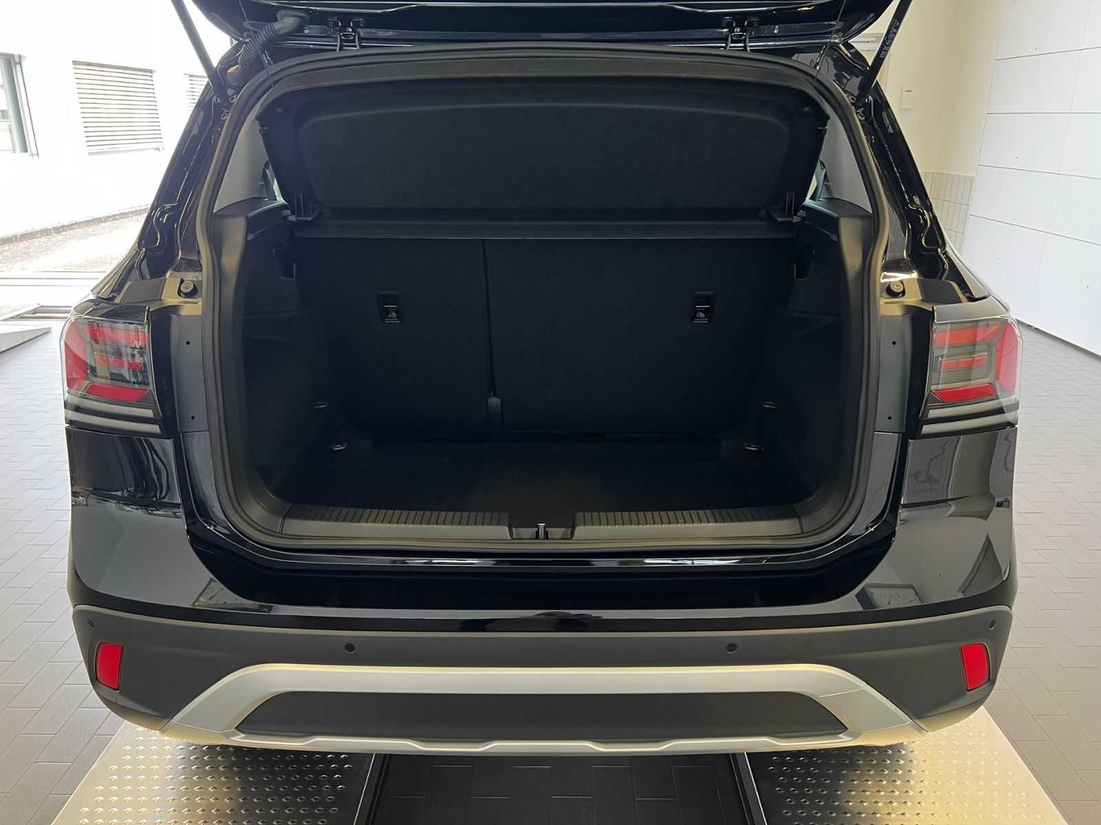 Fahrzeugabbildung Volkswagen T-Cross 1.0 TSI *Garantie, LED, App-Connect, PDC