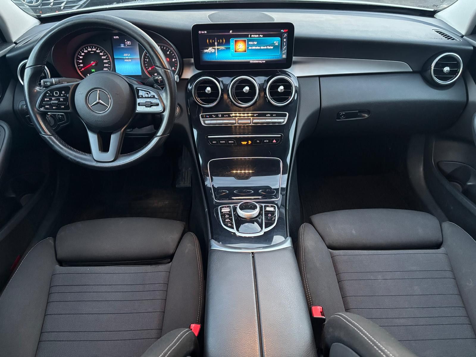 Fahrzeugabbildung Mercedes-Benz C 180 d Limo 9G-TR. Avantgarde Night-APPS-PDC-