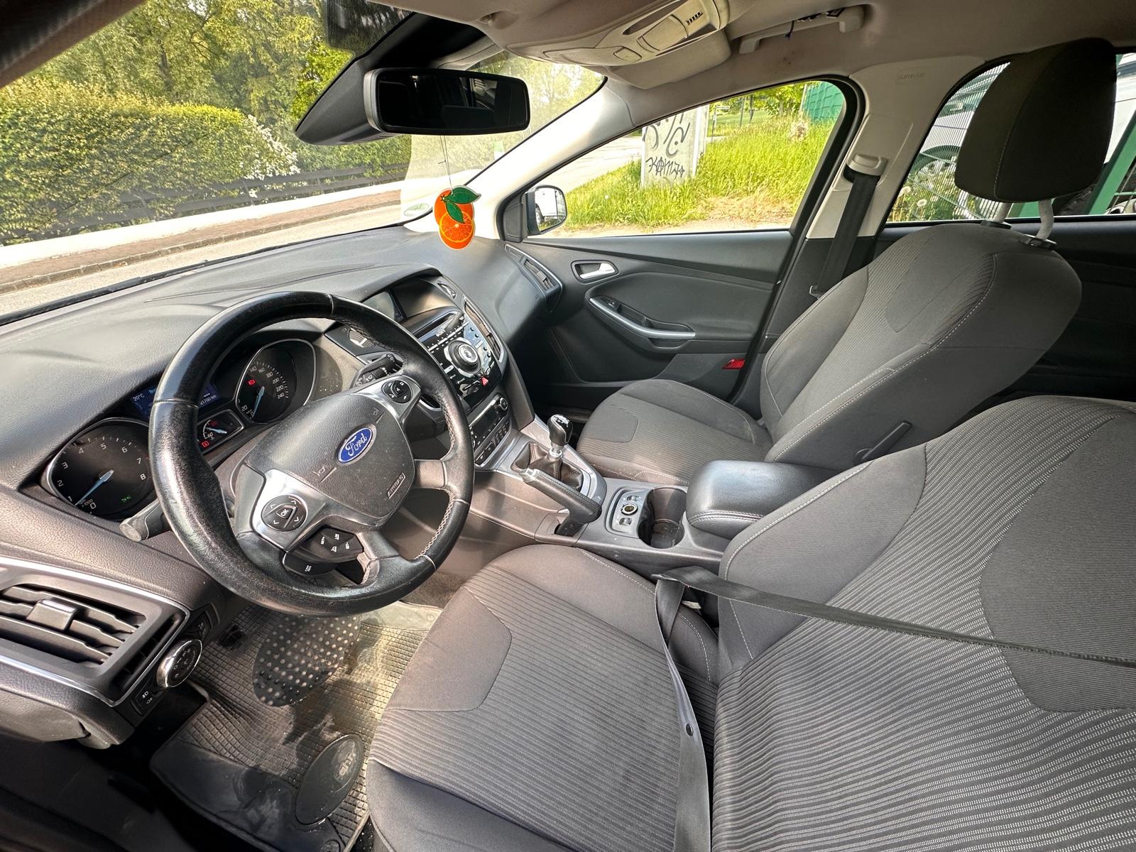 Ford Focus 2014 — photo 13
