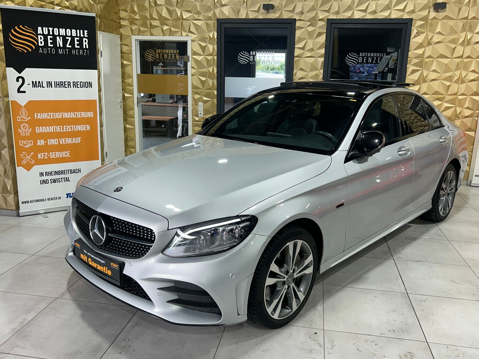 Fahrzeugabbildung Mercedes-Benz C 300 de/AMG/360°/PANO/APPLE/VIRTUAL/AMBIENTE/