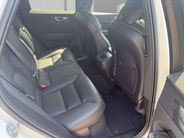 Volvo XC60 Plus Dark 2WD