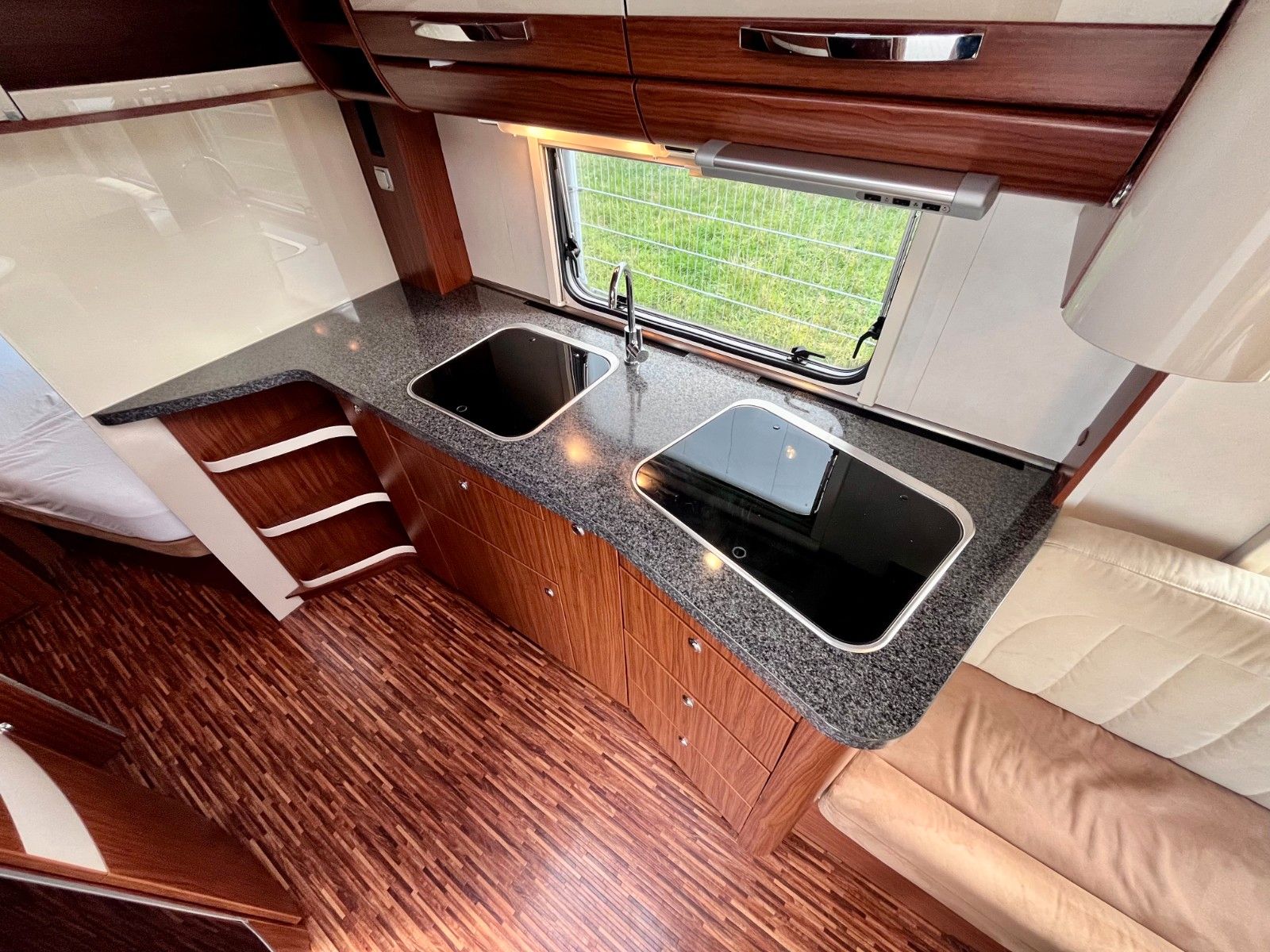 Fahrzeugabbildung HYMER / ERIBA / HYMERCAR Nova S 546 -Kinderbett, Solar, Mover -