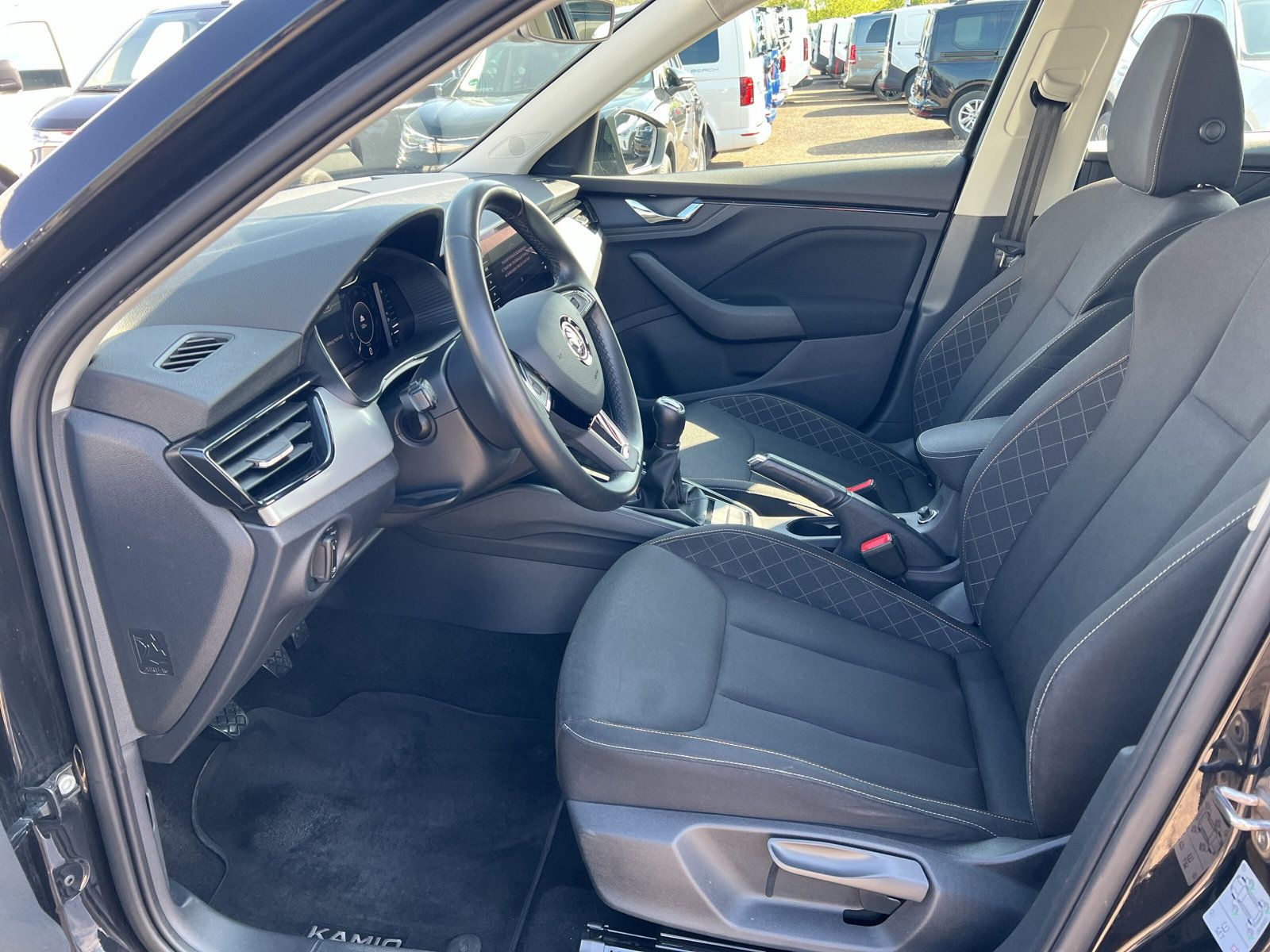 Fahrzeugabbildung SKODA Kamiq 1.6 TDI Ambition LED VIRTUAL KAMERA