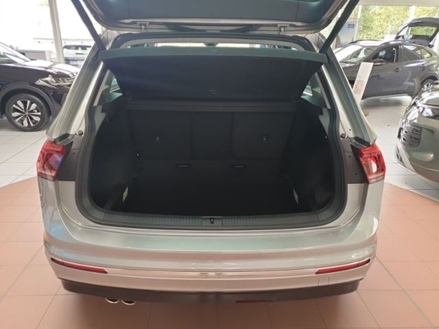 Fahrzeugabbildung Volkswagen Tiguan 1.5 TSI DSG Highline R-Line LED NAVI El.H