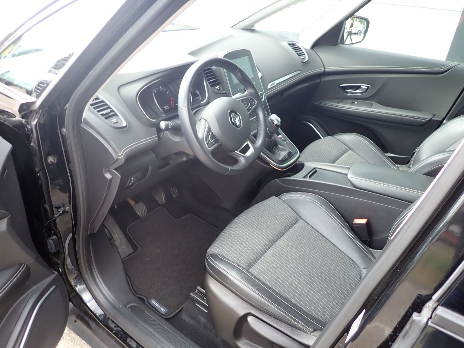 Fahrzeugabbildung Renault Scenic Intens TCe 140 GPF